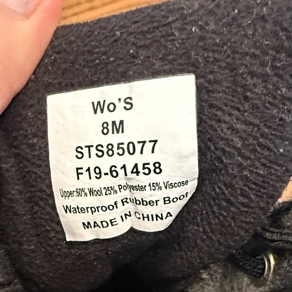 Sperry Woman’s  Black Lace-Up Duck Boots with plaid material. Size- 8 - Picture 7 of 8